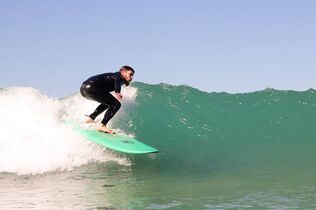 Green waves and sunny surf sessions with the El Palmar Surf Report